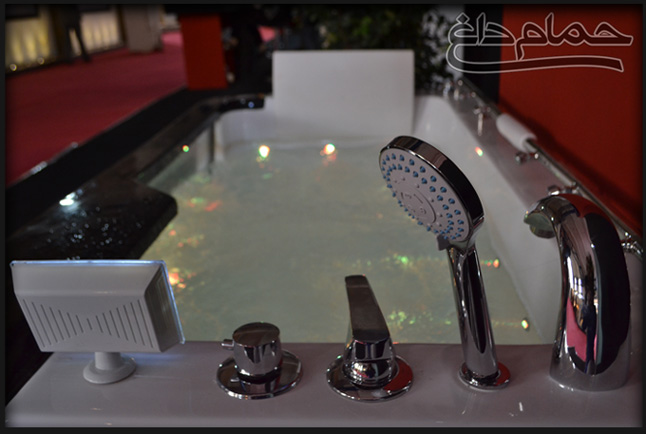 jacuzzi-in-showroom